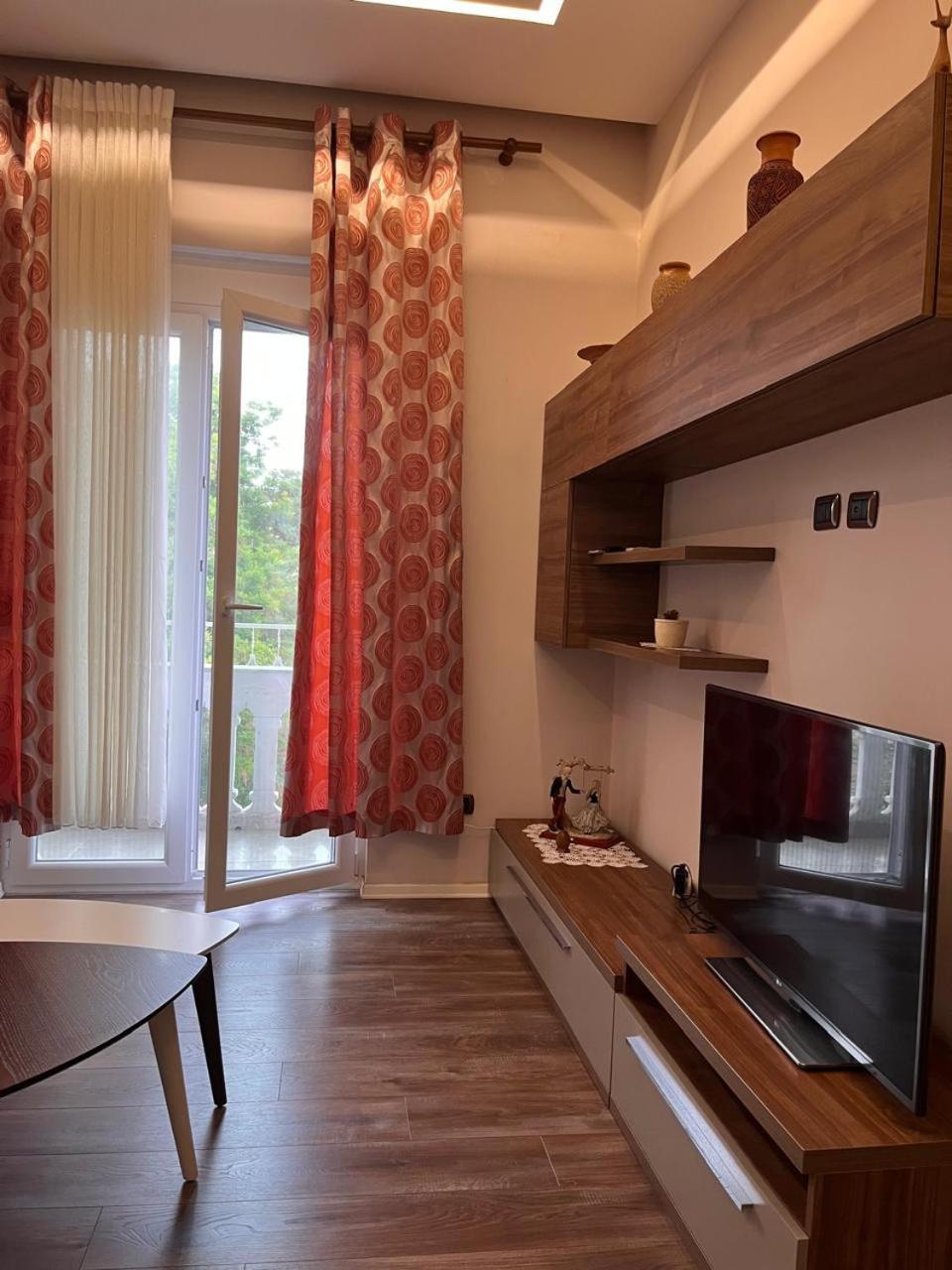 Lukas Apartament Vollga Durrës Eksteriør bilde